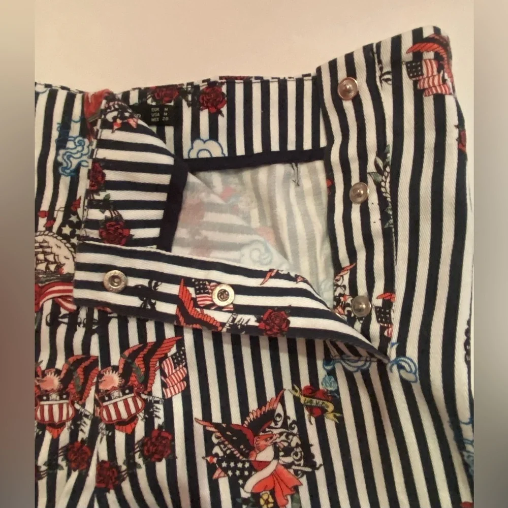 Zara Trafaluc‎ Collection Blue and White Shorts Size Medium